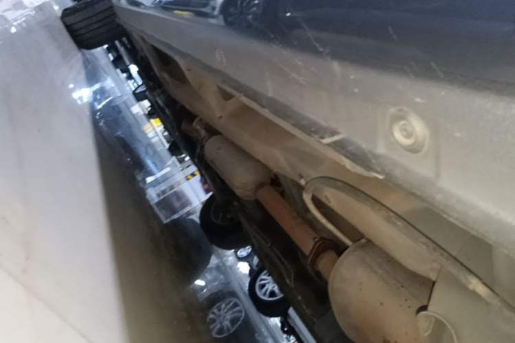 Used Wuling Hongguang PLUS 2019 1.5T Manual Luxury 7-Seater Left Side Sill