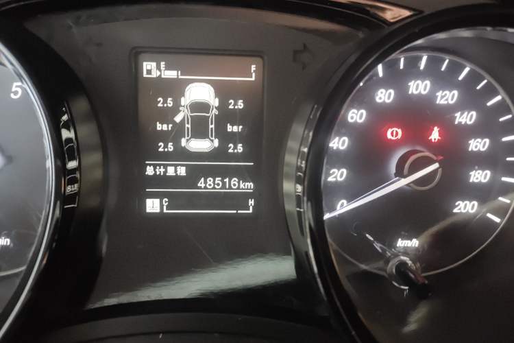 Used Wuling Hongguang PLUS 2019 1.5T Manual Luxury 7-Seater Odometer Close Up