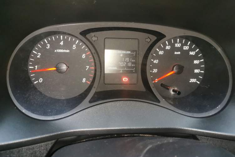 Used Wuling Hongguang PLUS 2019 1.5T Manual Standard Version 7 Seats Odometer Close Up