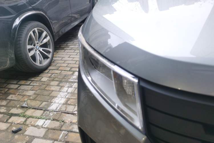 Used Wuling Hongguang PLUS 2019 1.5T Manual Standard Edition 5 Seats Right Front Headlight