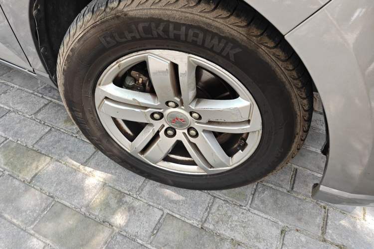 Used Wuling Hongguang PLUS 2019 1.5T Manual Comfort Version 7 Seats Right Front Wheel Hub