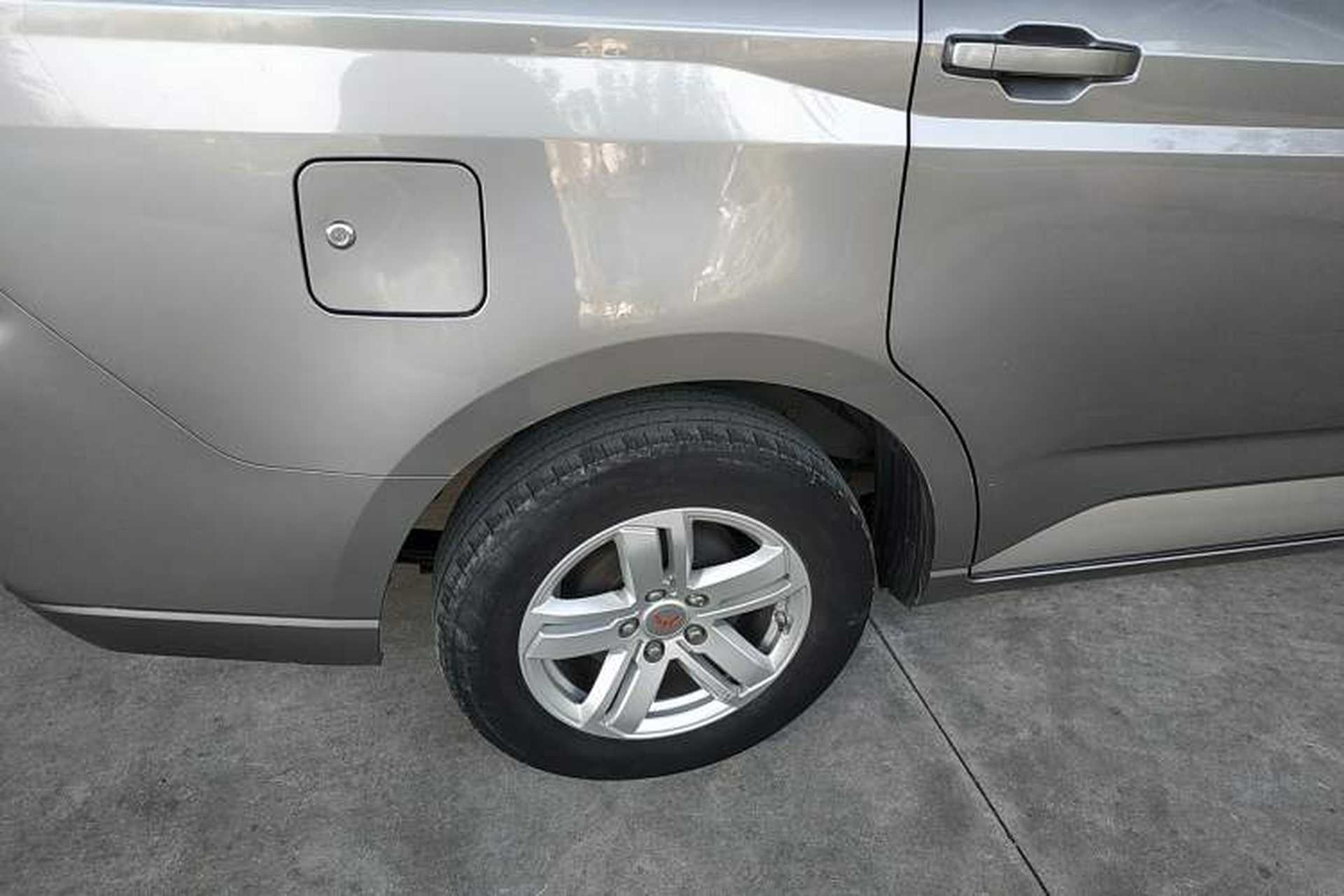 Used Wuling Hongguang PLUS 2019 1.5T Manual Comfort Version 7 Seats Right Rear Wheel Hub