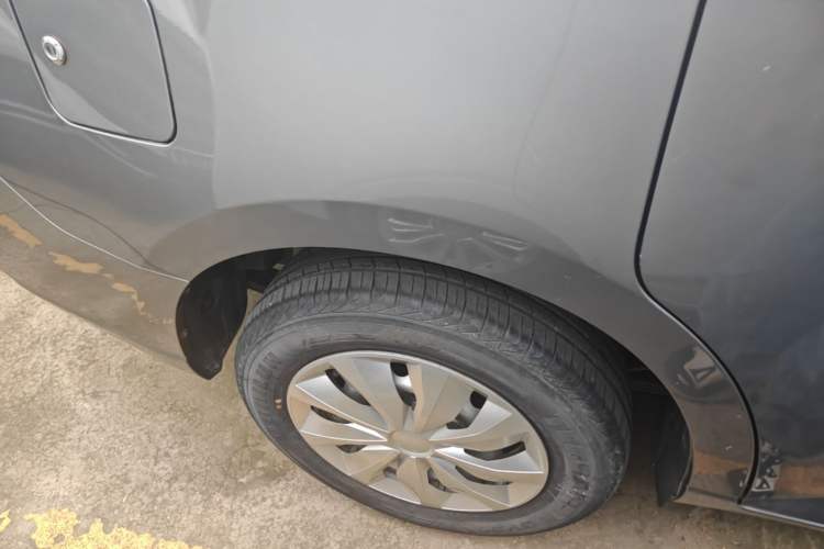 Used Wuling Hongguang PLUS 2019 1.5T Manual Standard Version 7 Seats Right Rear Wheel Hub