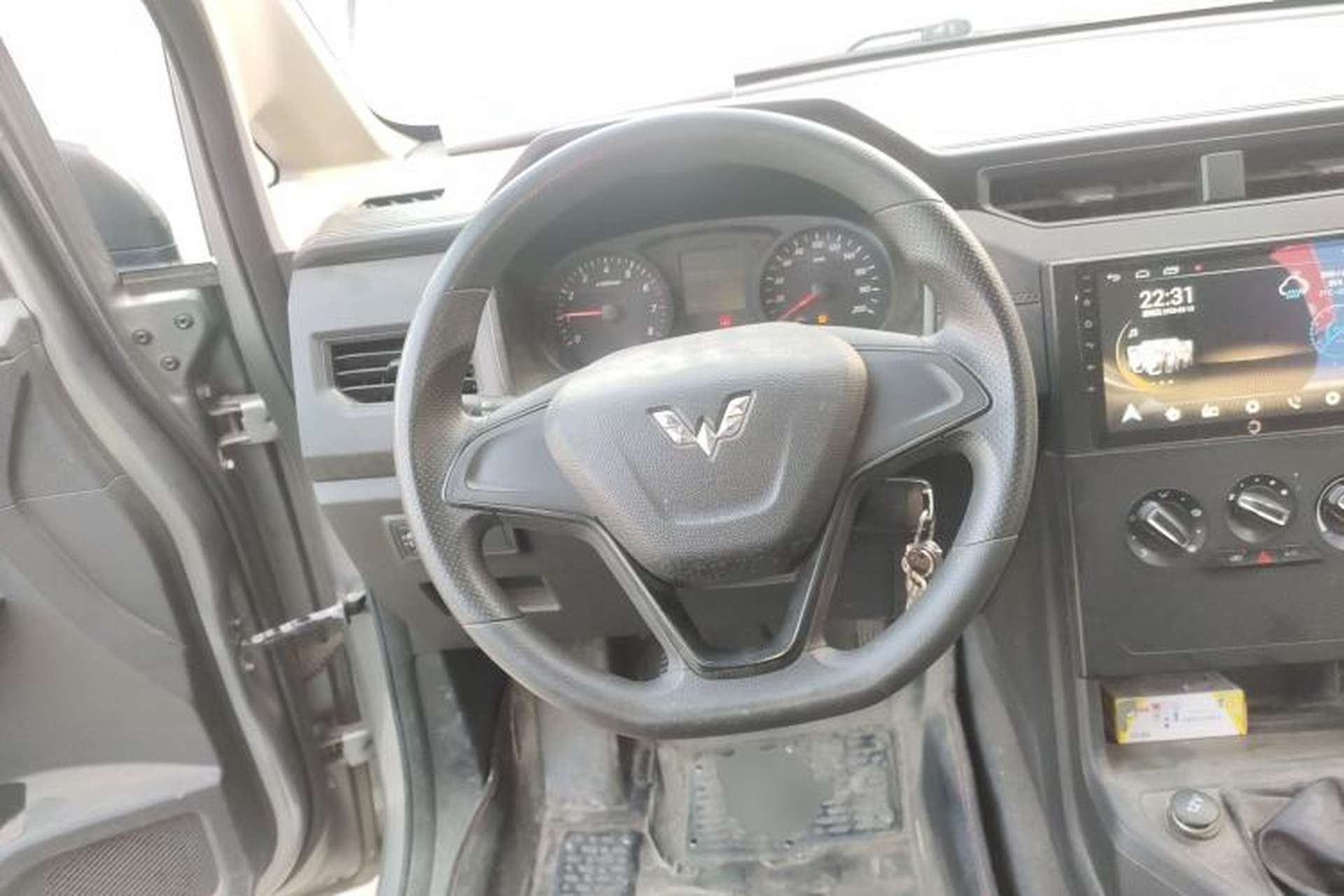 Used Wuling Hongguang PLUS 2019 1.5T Manual Standard Edition 5 Seats Steering Wheel