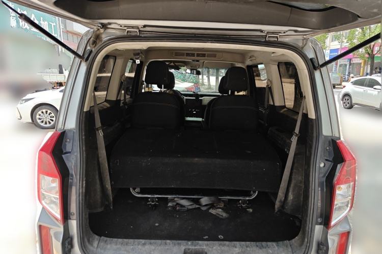 Used Wuling Hongguang PLUS 2019 1.5T Manual Comfort Version 7 Seats Trunk