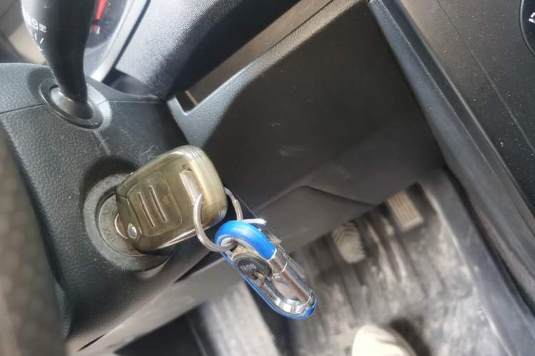 Used Wuling Hongguang PLUS 2019 1.5T Manual Standard Edition 5 Seats Vehicle Key
