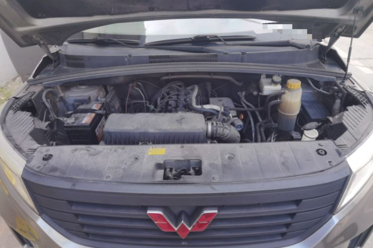Used Wuling Hongguang PLUS 2019 1.5T Manual Standard Version 7 Seats Engine Bay