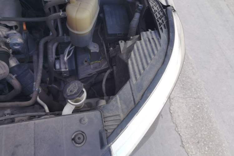 Used Wuling Hongguang PLUS 2019 1.5T Manual Standard Version 7 Seats Engine Bay Left