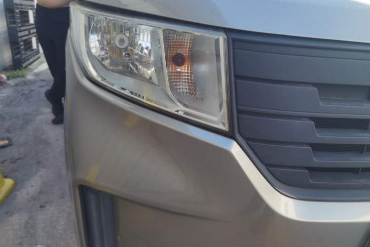 Used Wuling Hongguang PLUS 2019 1.5T Manual Standard Version 7 Seats Right Front Headlight