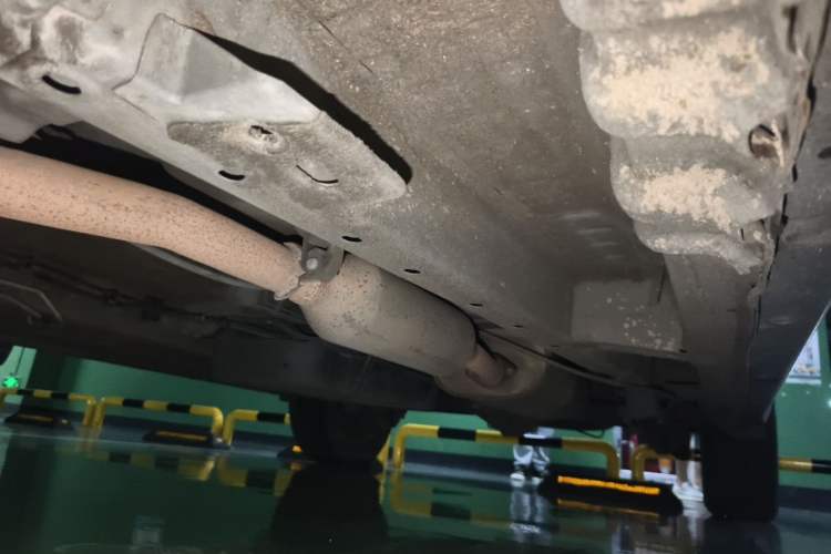 Used Wuling Hongguang PLUS 2019 1.5T Manual Luxury 7-Seater Chassis Front Left
