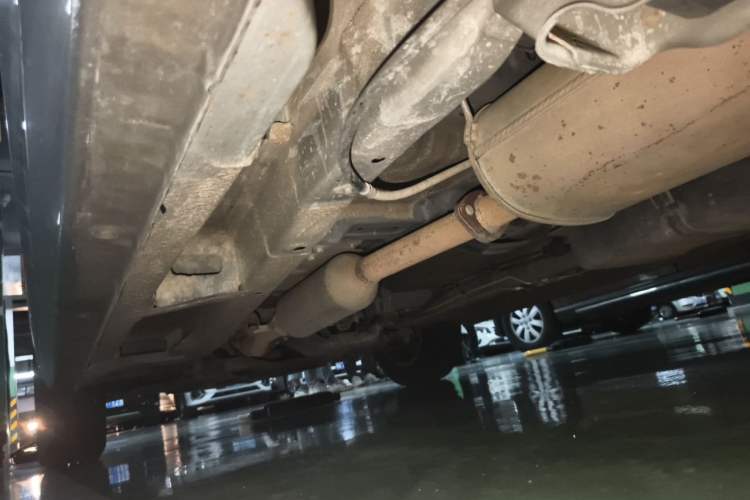 Used Wuling Hongguang PLUS 2019 1.5T Manual Luxury 7-Seater Chassis Rear Left