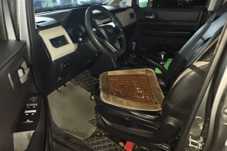 Used Wuling Hongguang PLUS 2019 1.5T Manual Luxury 7-Seater Driver Seat