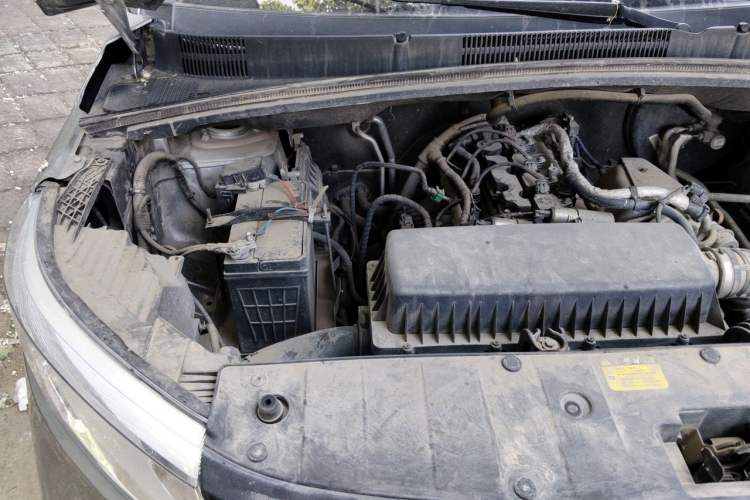 Used Wuling Hongguang PLUS 2019 1.5T Manual Standard Edition 5 Seats Engine Bay Right