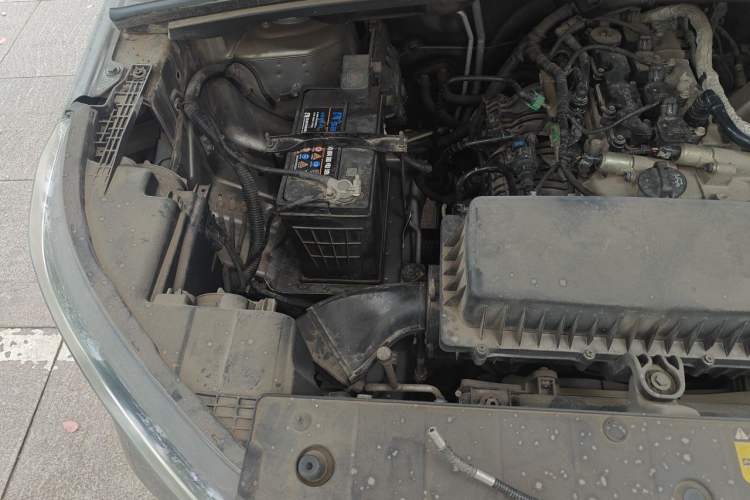 Used Wuling Hongguang PLUS 2019 1.5T Manual Luxury 7-Seater Engine Bay Right