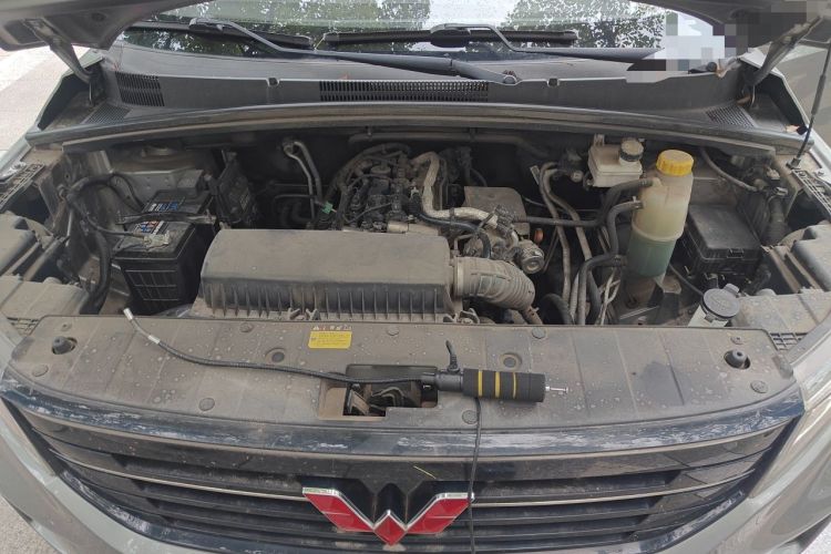 Used Wuling Hongguang PLUS 2019 1.5T Manual Luxury 7-Seater Engine Bay