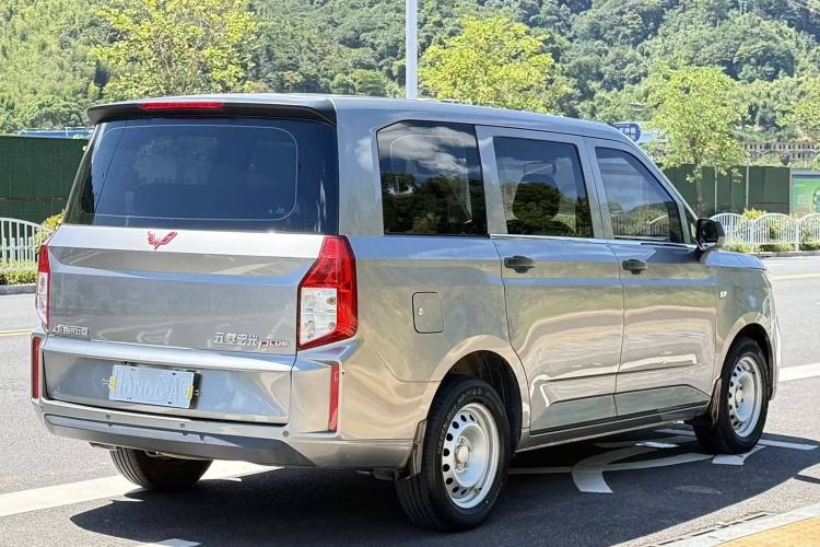 Used Wuling Hongguang PLUS 2019 1.5T Manual Standard Version 7 Seats Exterior 6