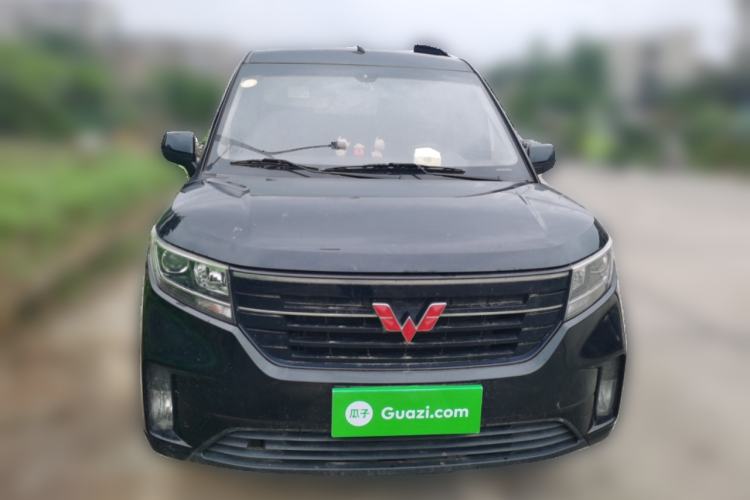 Used Wuling Hongguang PLUS 2019 1.5T Manual Luxury 7-Seater Front