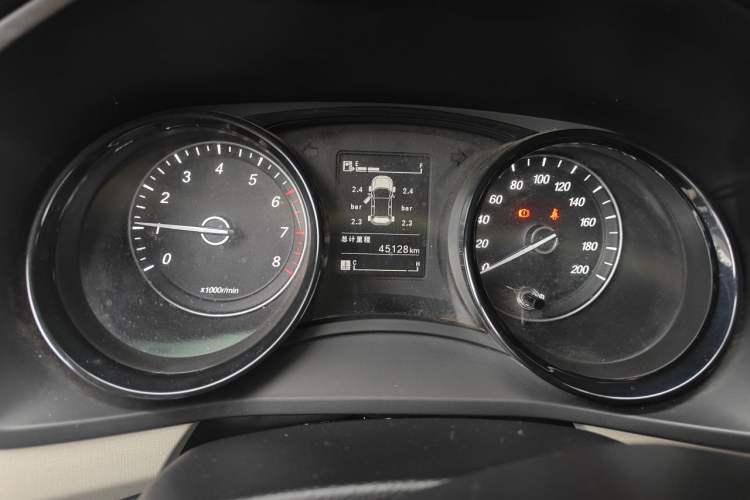 Used Wuling Hongguang PLUS 2019 1.5T Manual Luxury 7-Seater Instrument Cluster
