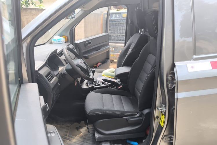 Used Wuling Hongguang PLUS 2019 1.5T Manual Wealthy Version 2 Seats Left Front Seat