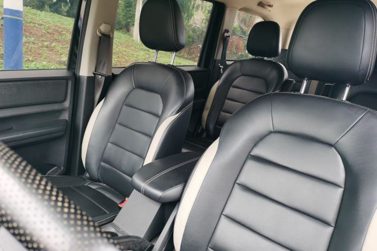 Used Wuling Hongguang PLUS 2019 1.5T Manual Luxury 7-Seater Left Front Seat