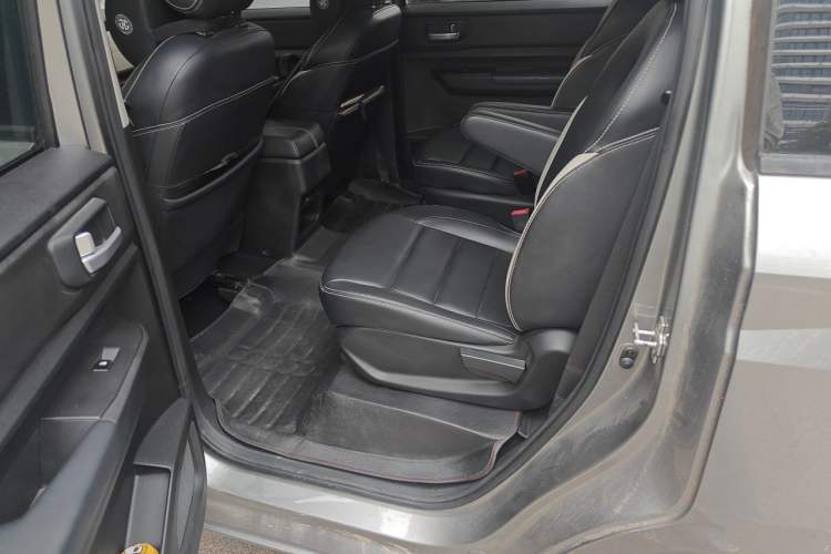Used Wuling Hongguang PLUS 2019 1.5T Manual Luxury 7-Seater Left Rear Seat
