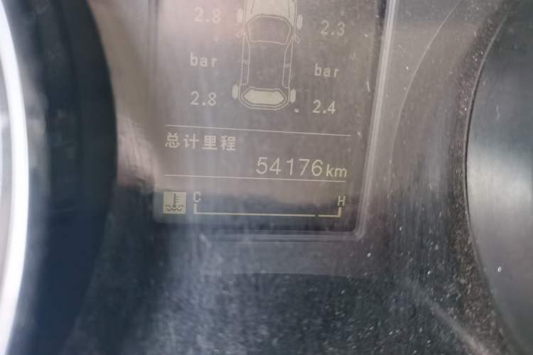 Used Wuling Hongguang PLUS 2019 1.5T Manual Luxury 7-Seater Odometer Close Up