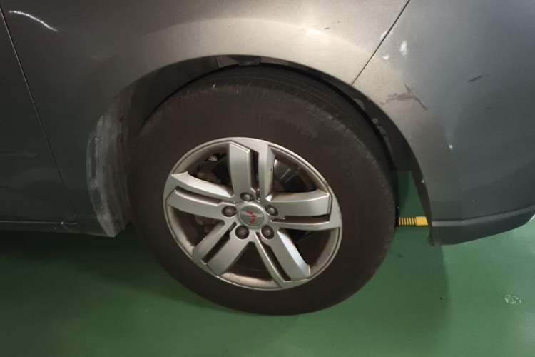 Used Wuling Hongguang PLUS 2019 1.5T Manual Luxury 7-Seater Right Front Wheel Hub