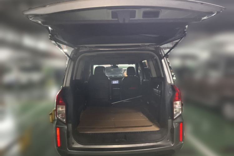 Used Wuling Hongguang PLUS 2019 1.5T Manual Luxury 7-Seater Trunk