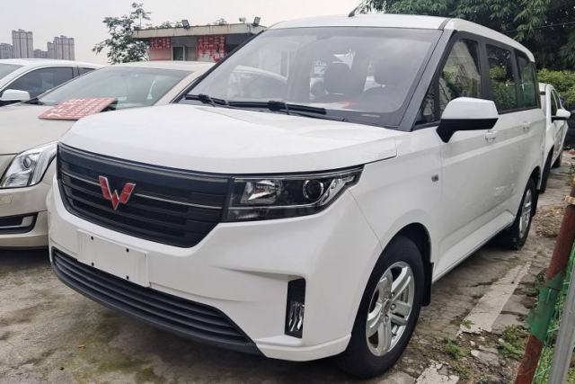 Used Wuling Hongguang PLUS 2019 1.5T Manual Luxury 7-Seater