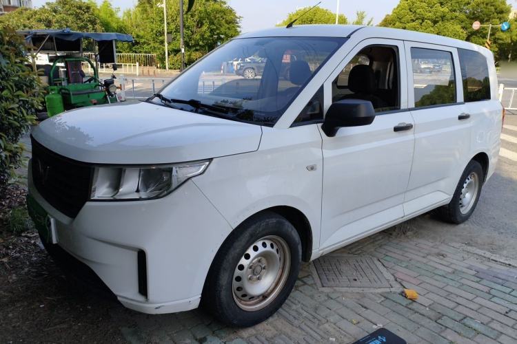Used Wuling Hongguang PLUS 2019 1.5T Manual Standard Version 7 Seats Guazi used car, China used car export, Used car for sale, Used  cars, Cheapest cars for sale