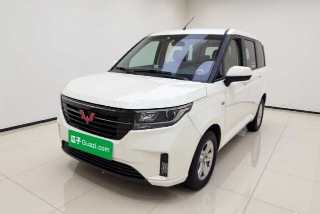 Ojetý Wuling Hongguang PLUS 2019 1.5T Manual Comfort Version 7 Seats