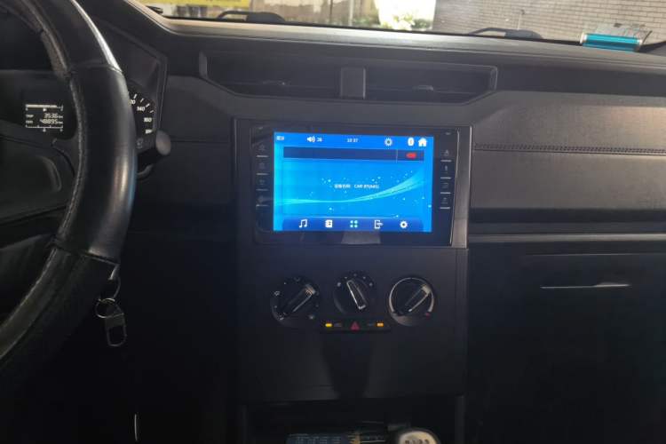 Used Wuling Hongguang PLUS 2019 1.5T Manual Standard Edition 5 Seats Audio And AC Panel
