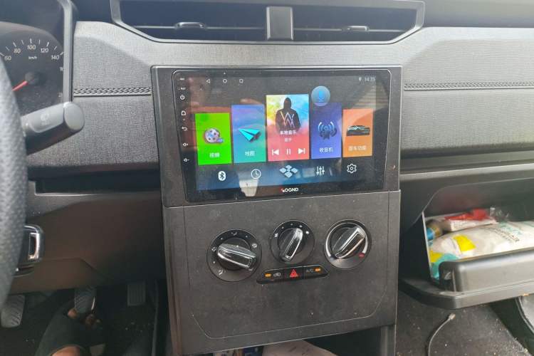 Used Wuling Hongguang PLUS 2019 1.5T Manual Comfort Version 7 Seats Audio And AC Panel