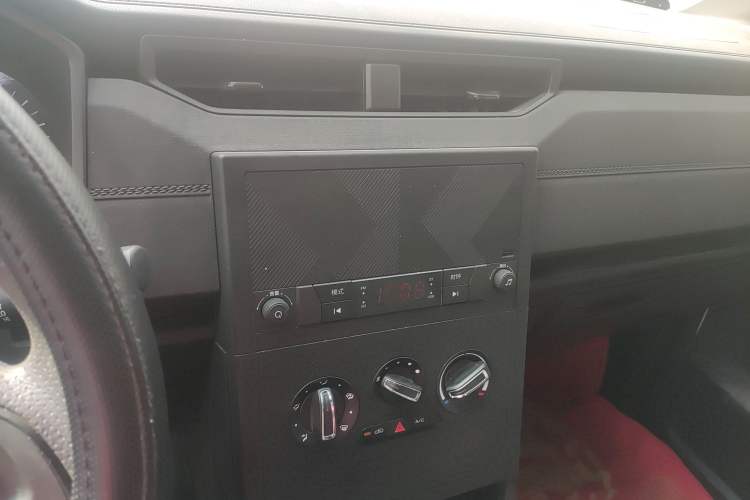 Used Wuling Hongguang PLUS 2019 1.5T Manual Wealthy Version 2 Seats Audio And AC Panel