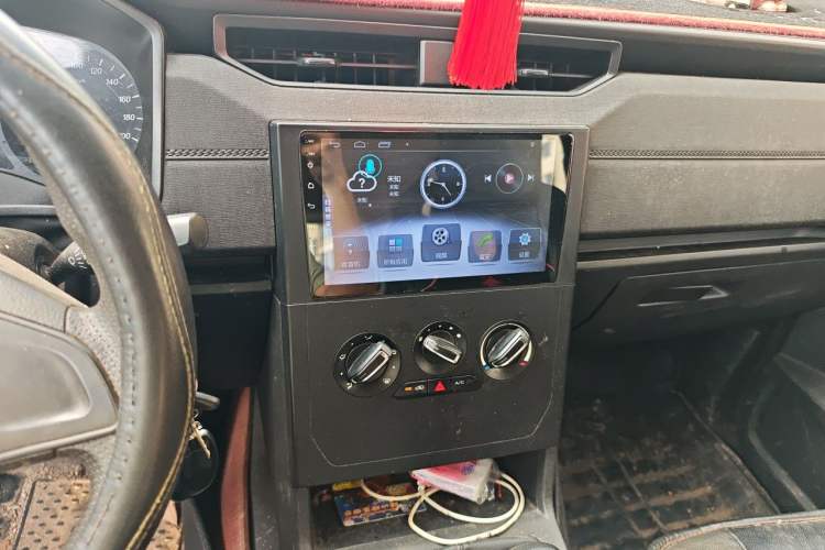 Used Wuling Hongguang PLUS 2019 1.5T Manual Standard Version 7 Seats Audio And AC Panel