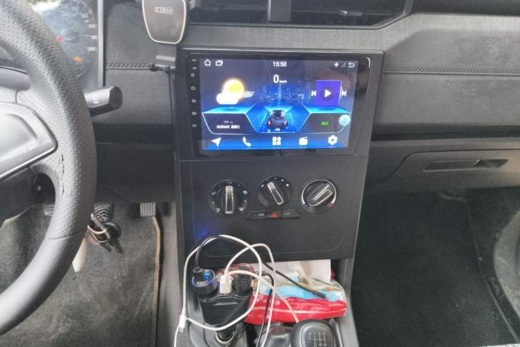 Used Wuling Hongguang PLUS 2019 1.5T Manual Standard Version 8 Seats Audio And AC Panel