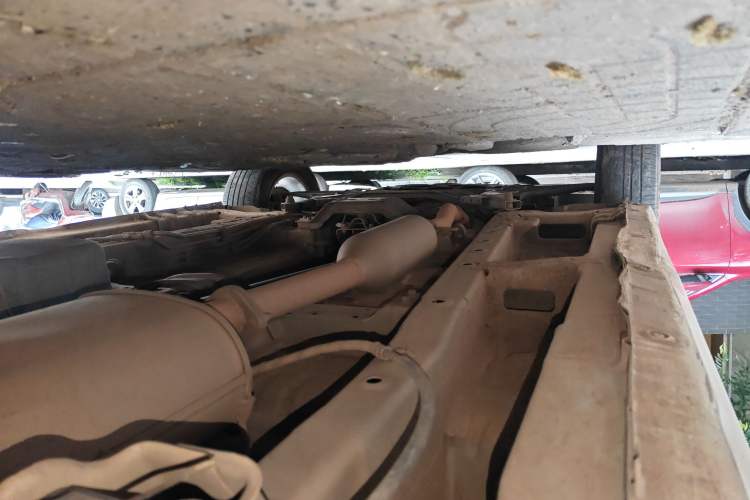 Used Wuling Hongguang PLUS 2019 1.5T Manual Luxury 7-Seater Chassis Rear Left