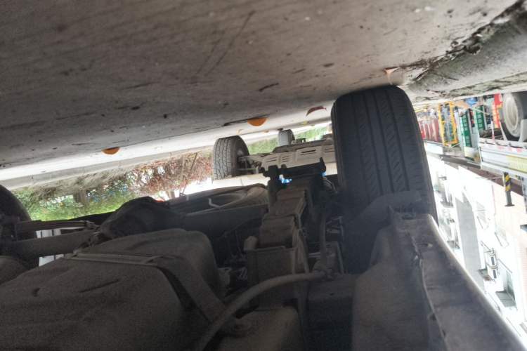 Used Wuling Hongguang PLUS 2019 1.5T Manual Standard Version 8 Seats Chassis Rear Right