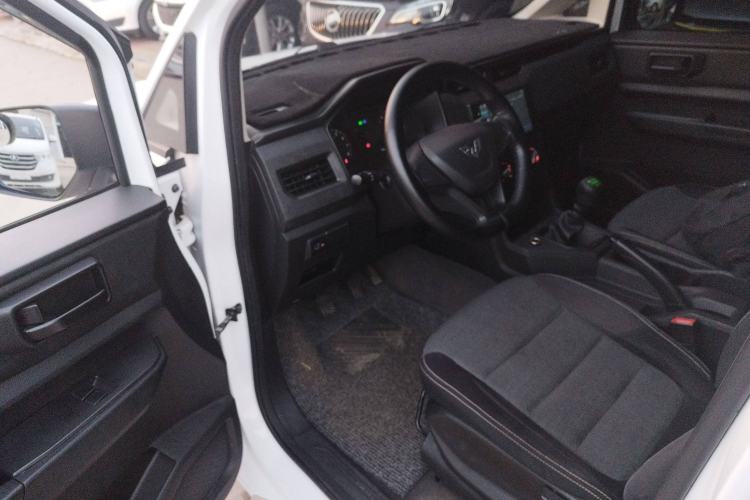 Used Wuling Hongguang PLUS 2019 1.5T Manual Wealthy Version 2 Seats Driver Seat