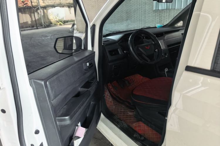 Used Wuling Hongguang PLUS 2019 1.5T Manual Standard Edition 5 Seats Driver Seat