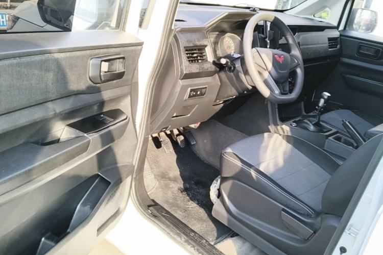 Used Wuling Hongguang PLUS 2019 1.5T Manual Standard Edition 5 Seats Driver Seat