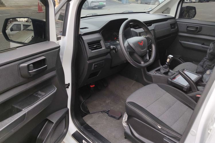 Used Wuling Hongguang PLUS 2019 1.5T Manual Standard Edition 5 Seats Driver Seat