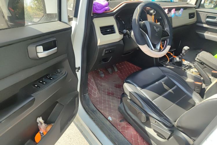 Used Wuling Hongguang PLUS 2019 1.5T Manual Luxury 7-Seater Driver Seat