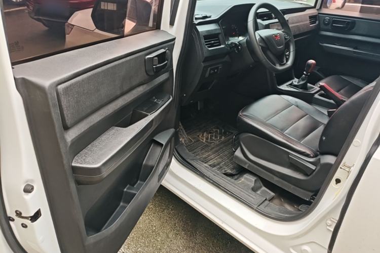 Used Wuling Hongguang PLUS 2019 1.5T Manual Standard Version 7 Seats Driver Seat