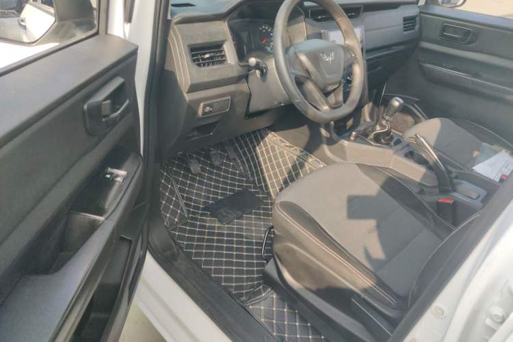 Used Wuling Hongguang PLUS 2019 1.5T Manual Standard Edition 5 Seats Driver Seat