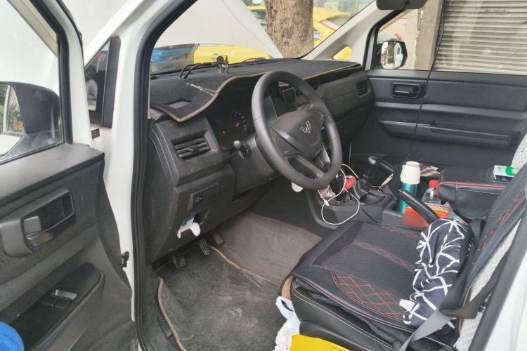 Used Wuling Hongguang PLUS 2019 1.5T Manual Standard Version 8 Seats Driver Seat