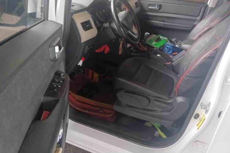 Used Wuling Hongguang PLUS 2019 1.5T Manual Luxury 7-Seater Driver Seat