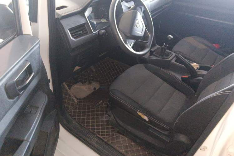 Used Wuling Hongguang PLUS 2019 1.5T Manual Standard Version 7 Seats Driver Seat