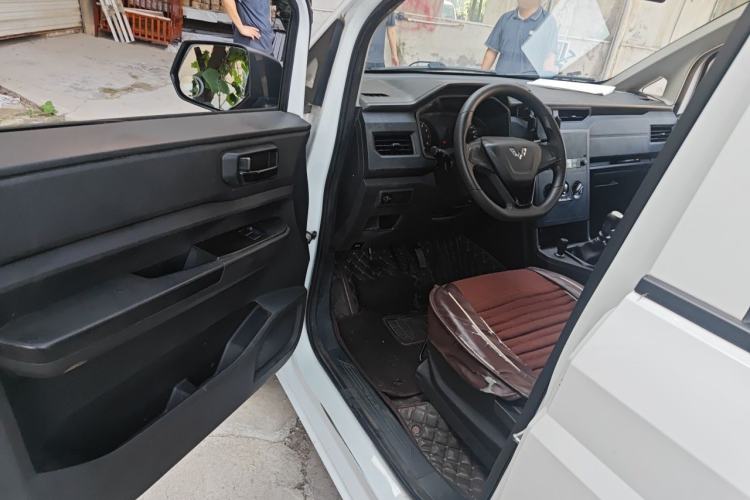Used Wuling Hongguang PLUS 2019 1.5T Manual Standard Edition 5 Seats Driver Seat