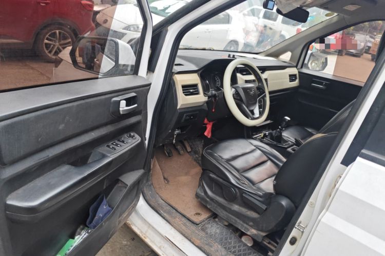 Used Wuling Hongguang PLUS 2019 1.5T Manual Luxury 7-Seater Driver Seat